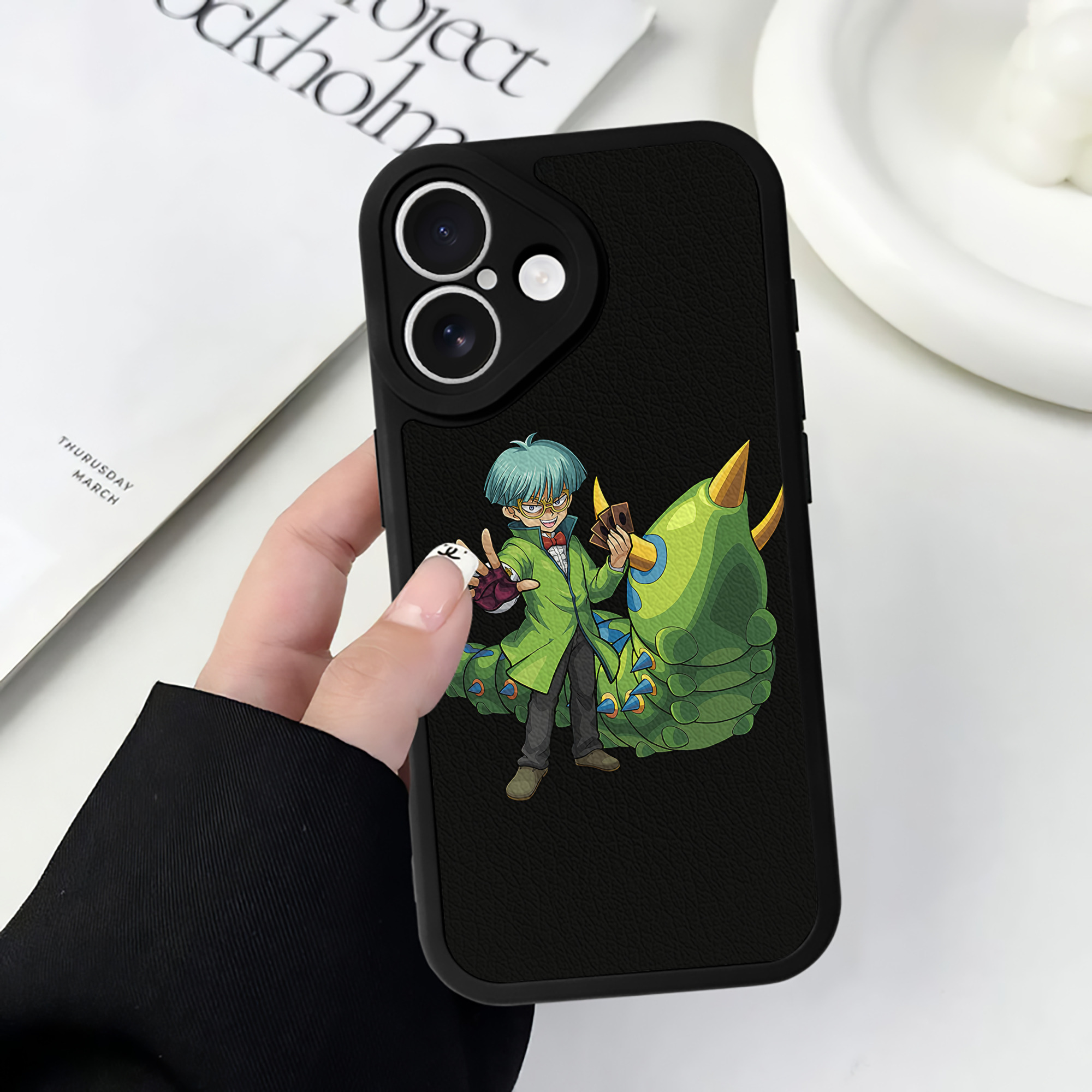 遊☆戯☆王 Yu-Gi-Oh! 【iPhone 16シリーズ対応】シリコンスマホケース（レザー調） 材質：シリコン